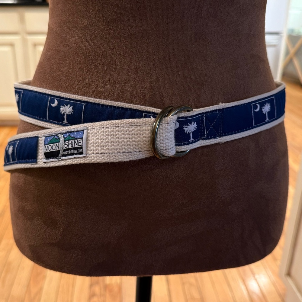 Moon Shine Blue and White Palmetto SC Belt Size L preppy golf tennis